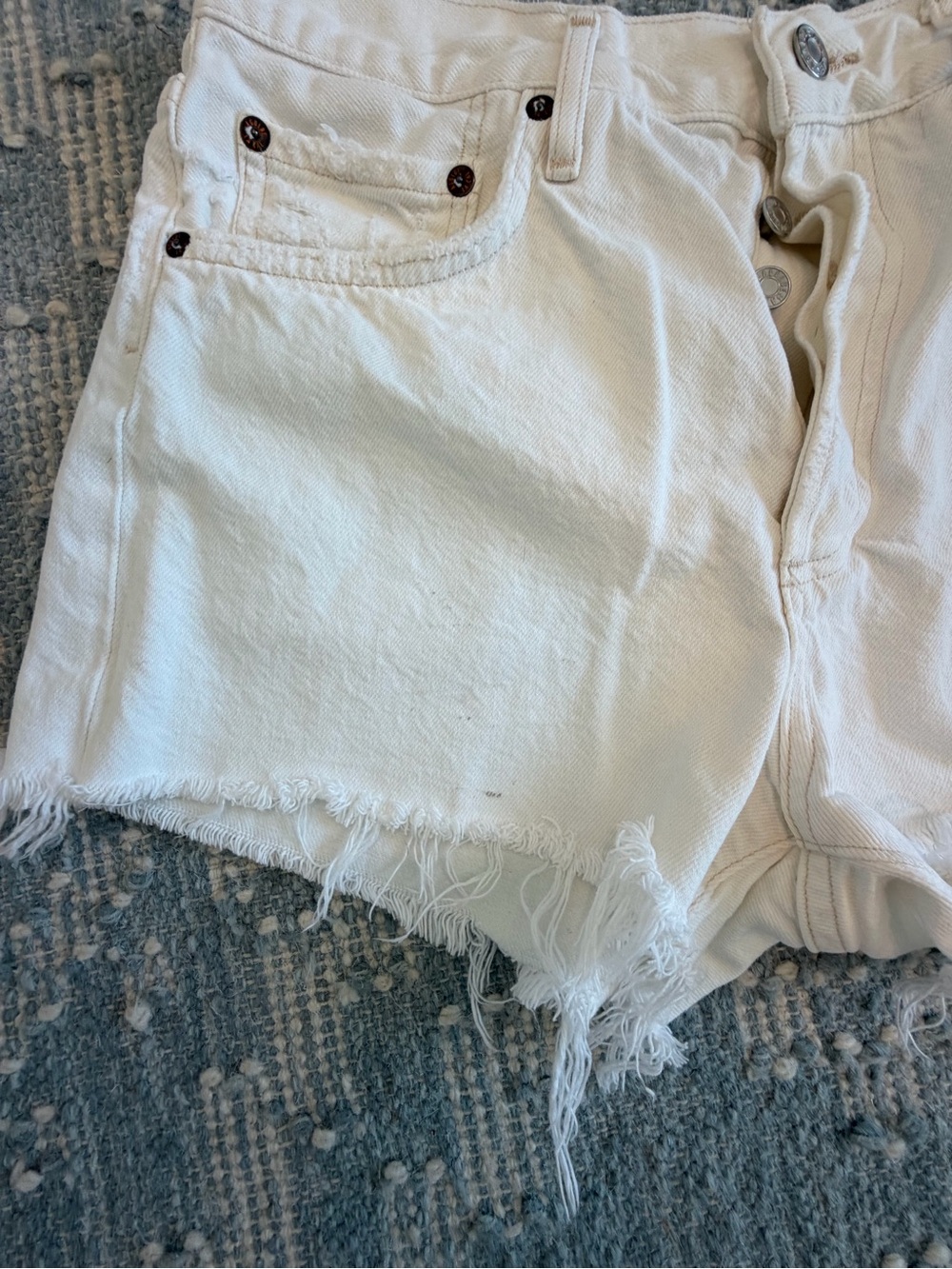 Agolde Parker White Frayede Hem Denim Shorts - Picture 2 of 5